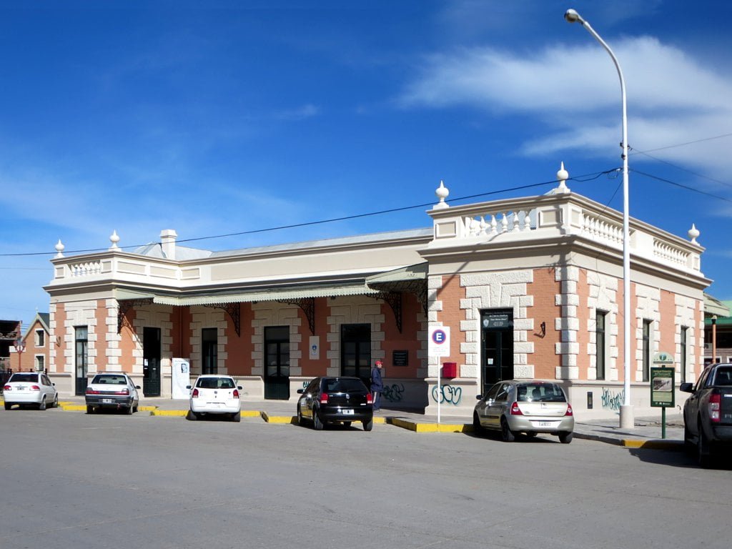 popular tourist cities in argentina
